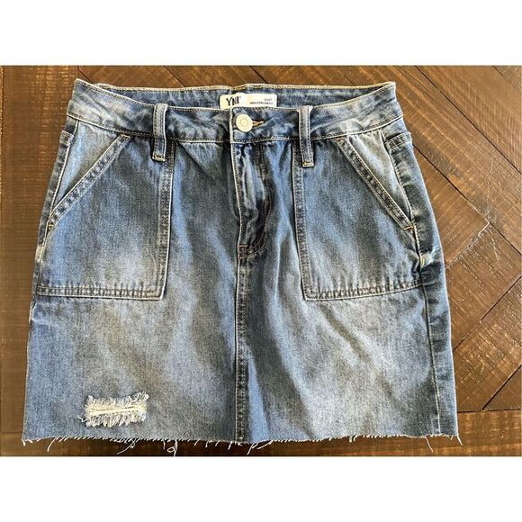 YMI Medium Wash Mini Denim Skirt With Stretch Size 7 or 28 - Picture 1 of 4
